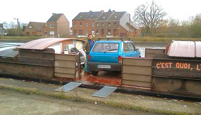 Garage sur peniche