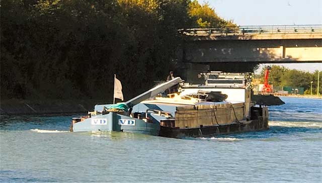 Péniche 38 x 5m