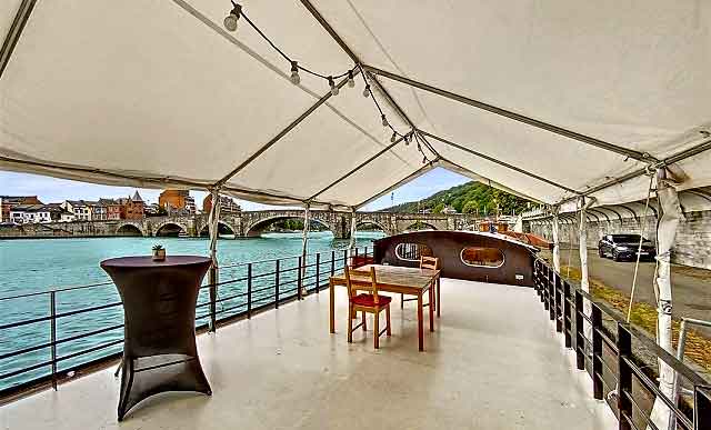 Terrasse avec taud