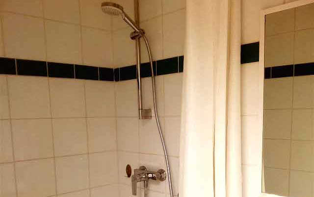 Douche bateau logement