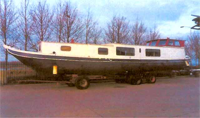 Bateau modifié en bateau de plaisance