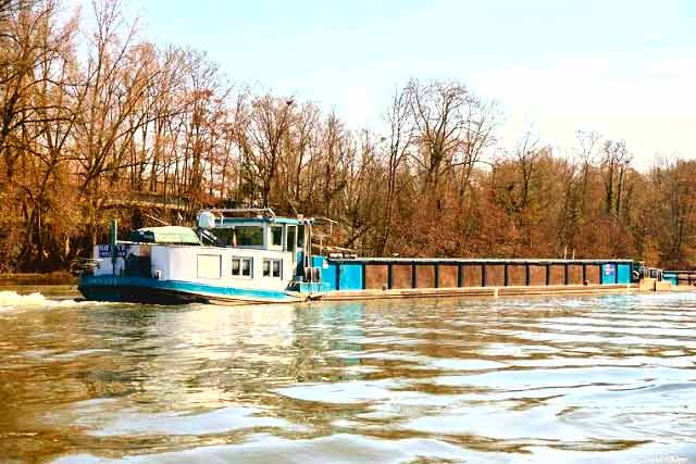 Péniche en activité