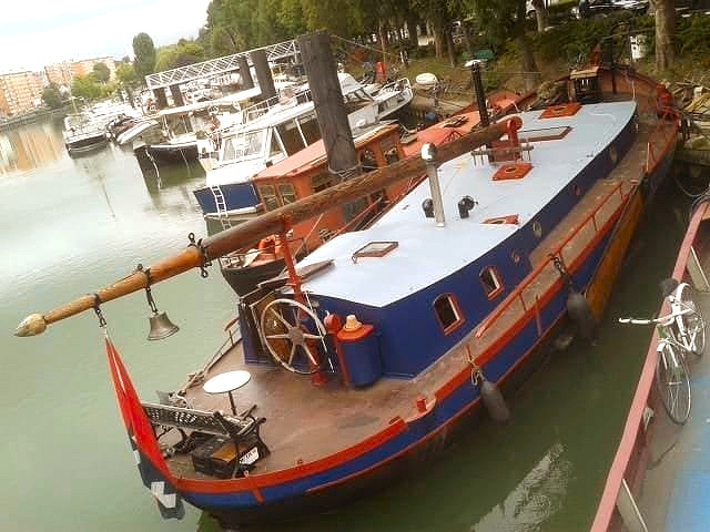 Magnifique péniche hollandaise