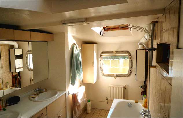 Salle de bains bateau logement
