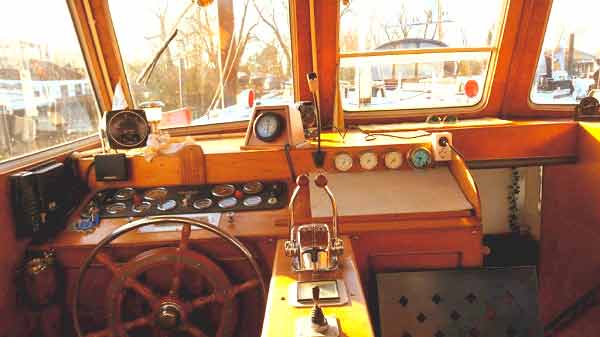 Timonerie bateau fluvial