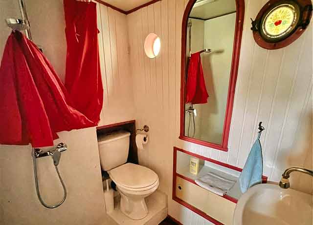 Salle d’eau avec wc