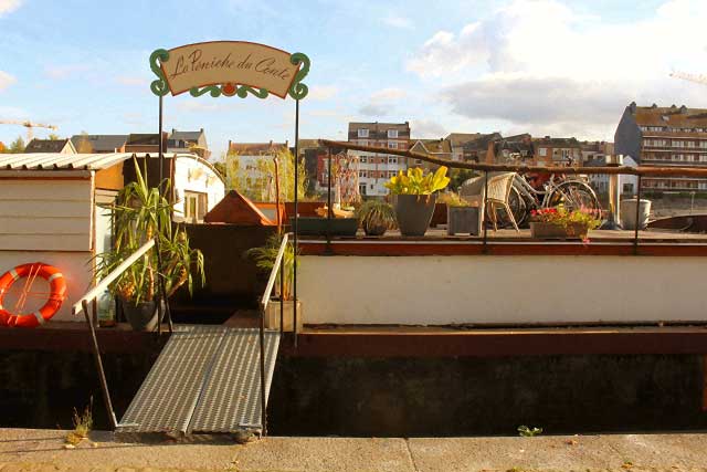 Acces péniche aménagée