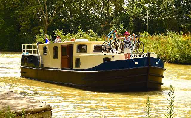 Actuellement sur le Canal de Rhône à Sête