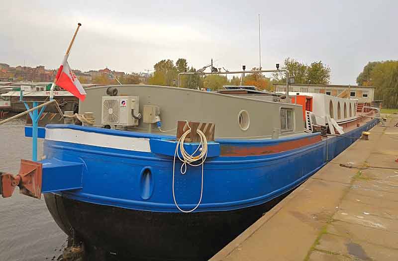 Péniche à aménager navigante