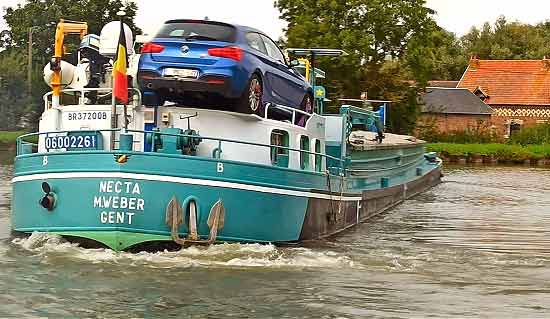 Péniche freycinet avec grue hydraulique pour voiture