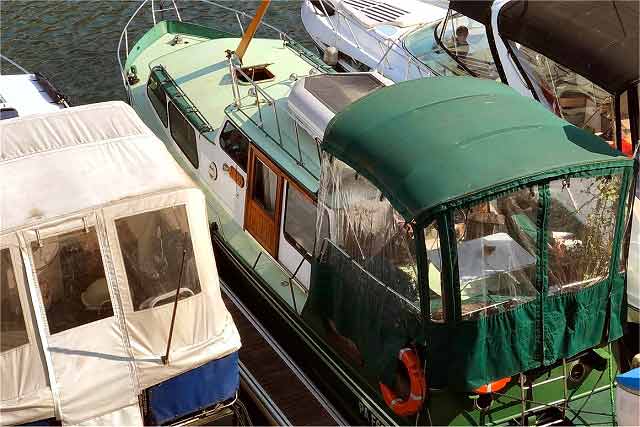 Bateau fluvial port Arsenal