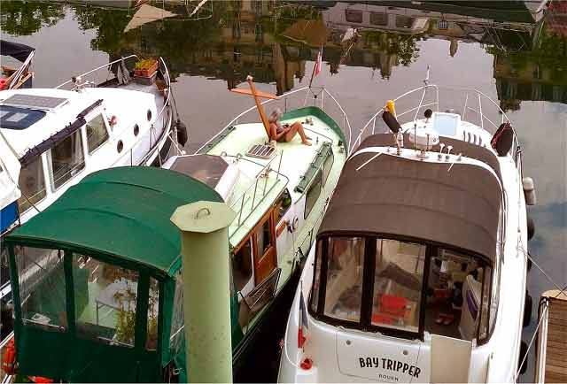 Bateau au port