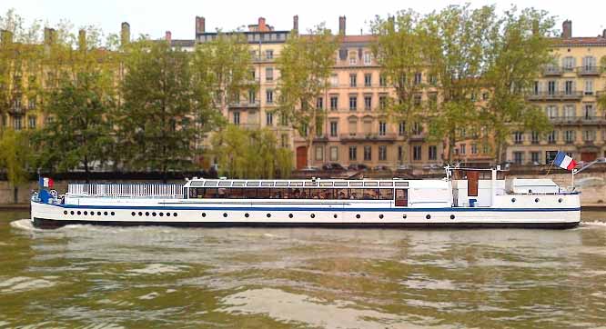 Lyon peniche fluviale en vente