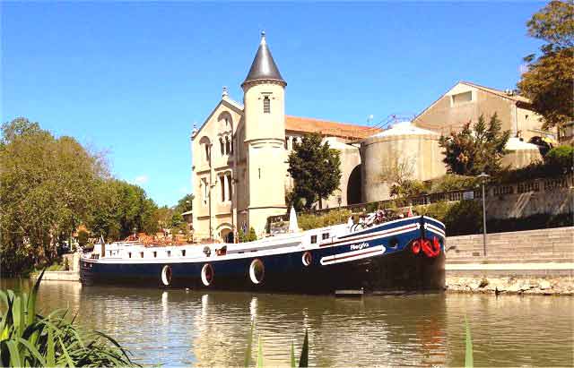 Péniche-hôtel de croisières