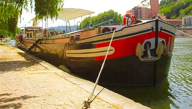 Péniche aménagée naviguante