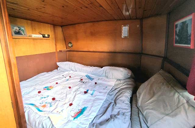 Cabine arrière avec un lit double